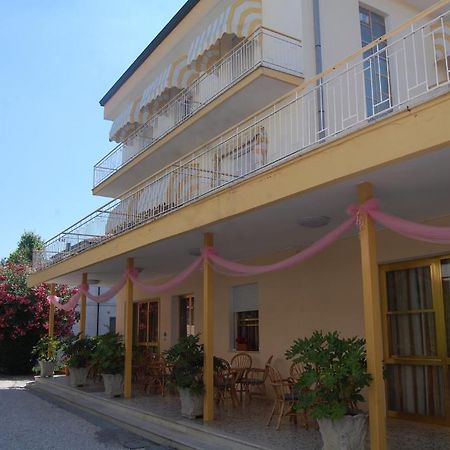 Hotel Perugini Marebello Exteriér fotografie